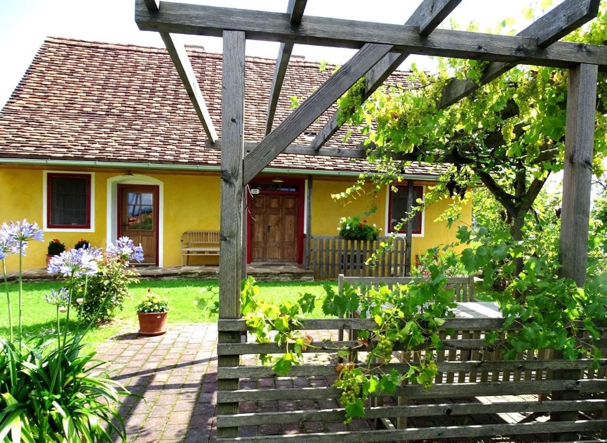 Landlust-Ferienhaus Am Rosenhof Hartberg Esterno foto