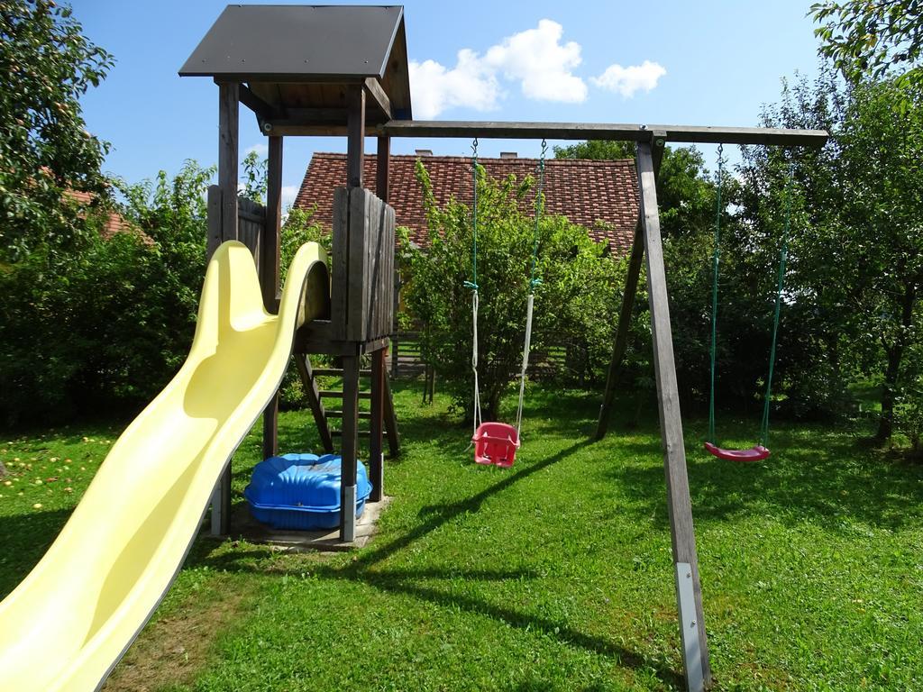 Landlust-Ferienhaus Am Rosenhof Hartberg Esterno foto